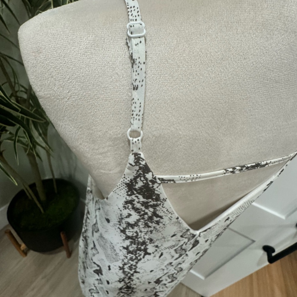 She & Sky Python dress - Picture 5 of 6